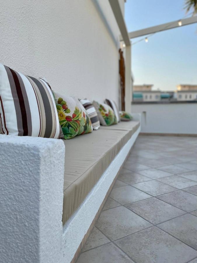 Attico Margherita - La Terrazza Sul Mare Галлиполи Экстерьер фото